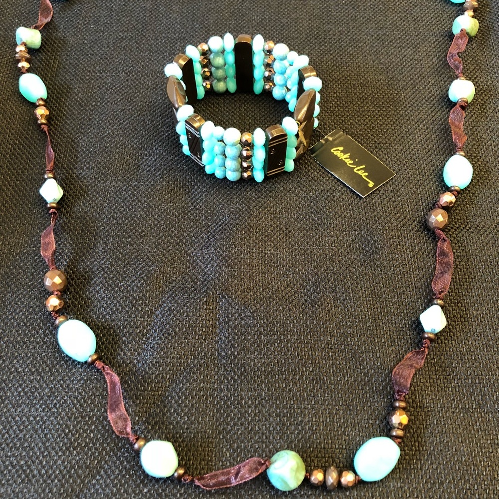 Necklace and bracelet set